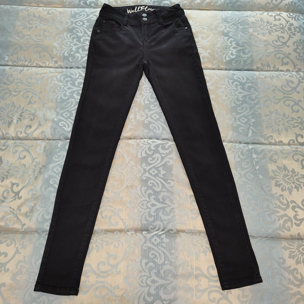 Wallflower black skinny jeans, excellent used condition, size 3